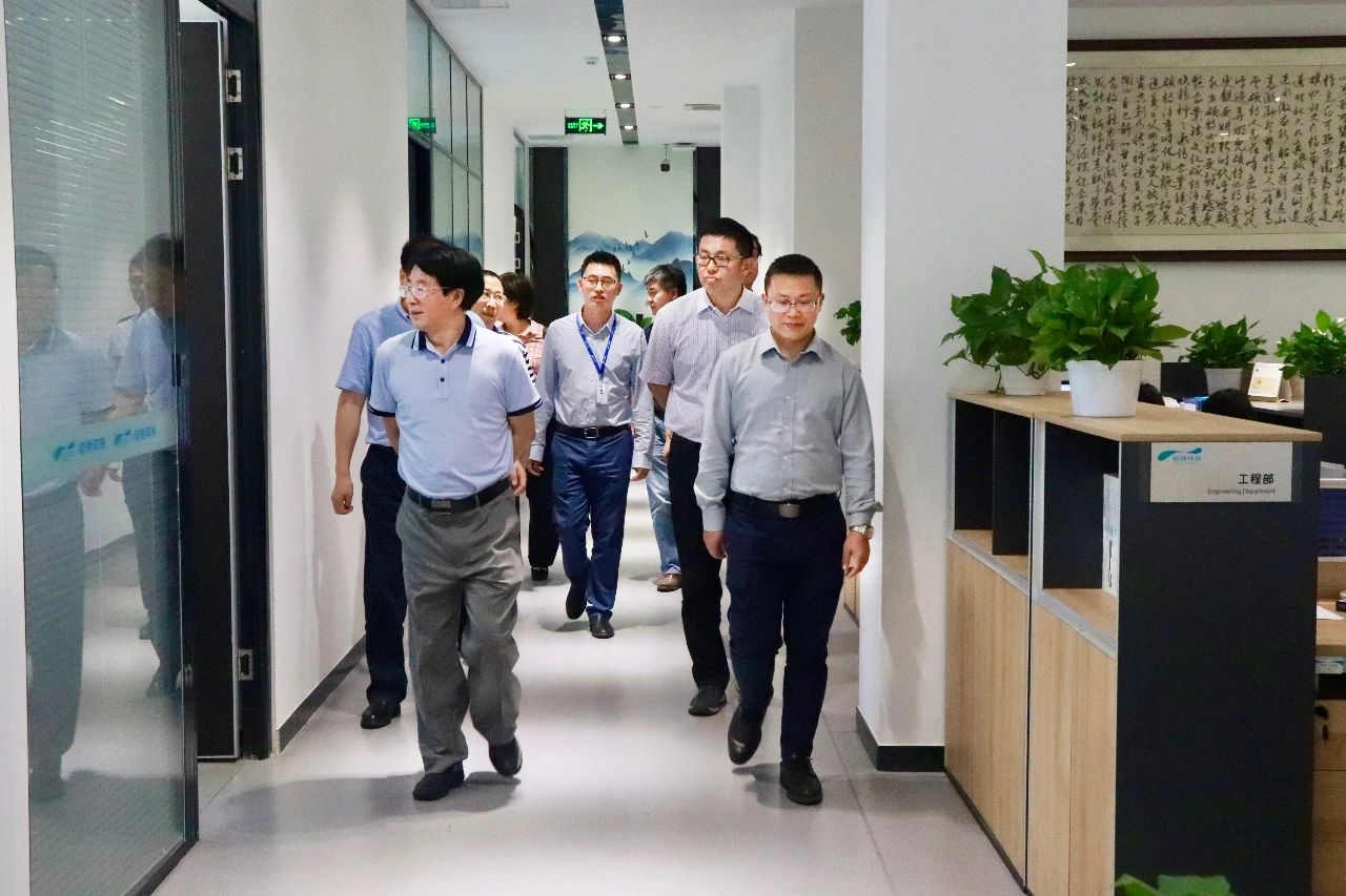 科技部、四川省科技廳領(lǐng)導(dǎo)一行走訪調(diào)研碩特環(huán)保